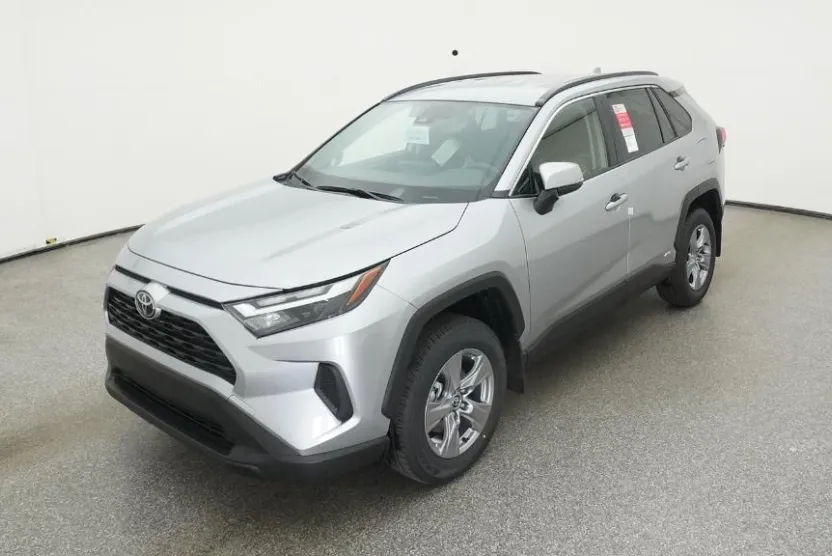 2025 Toyota RAV4 Hybrid LE photo 1