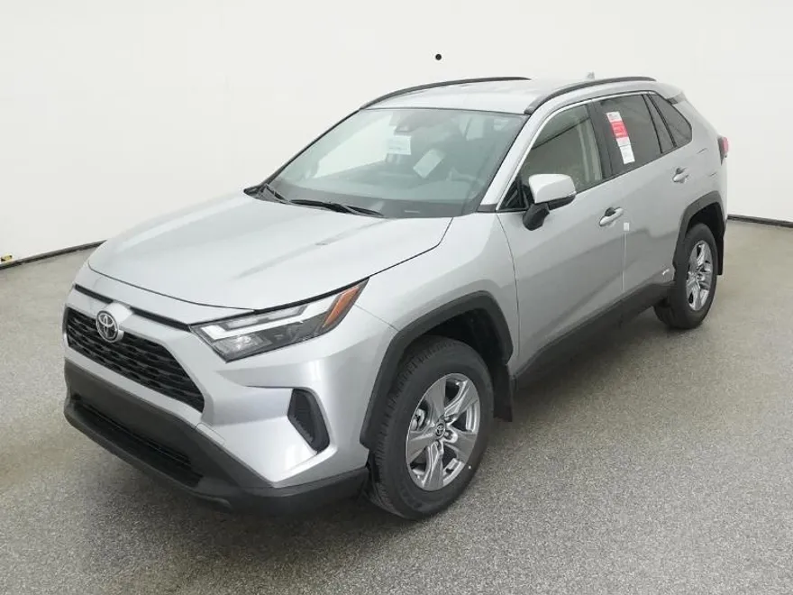 2025 Toyota RAV4 Hybrid LE photo 1