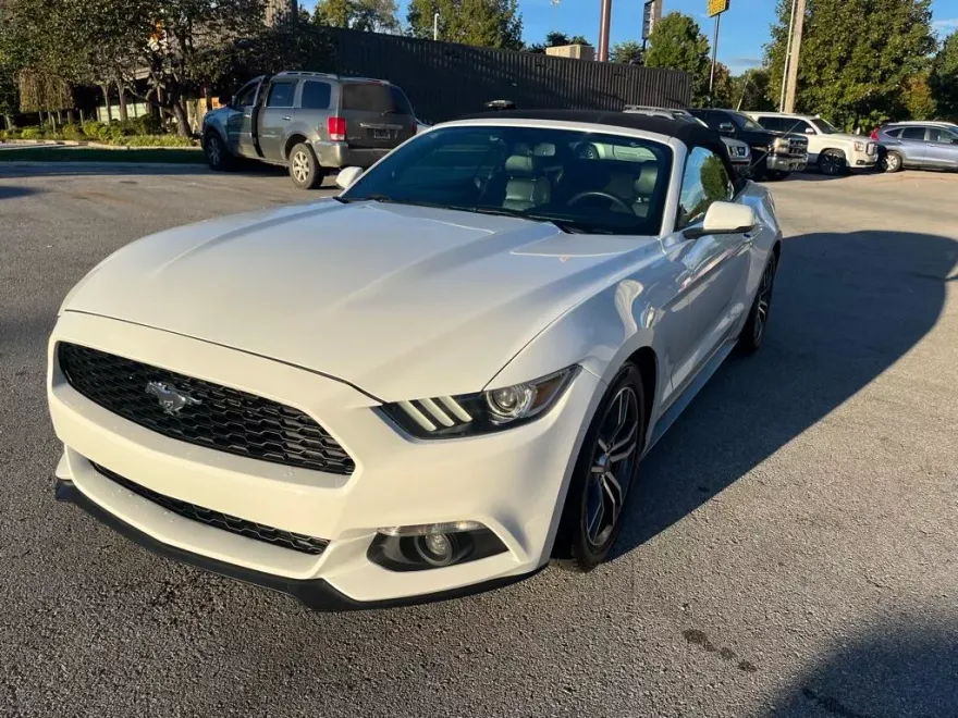 2017 Ford Mustang Convertible photo 1