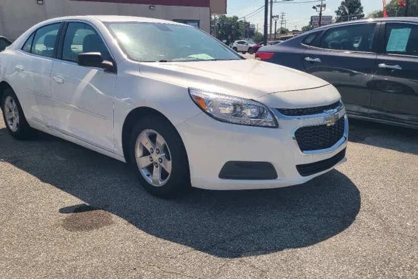 2015 Chevrolet Malibu LS photo 1