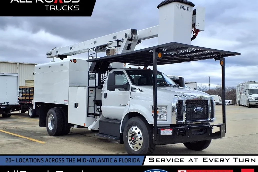 2025 Ford F-750 Base photo 1