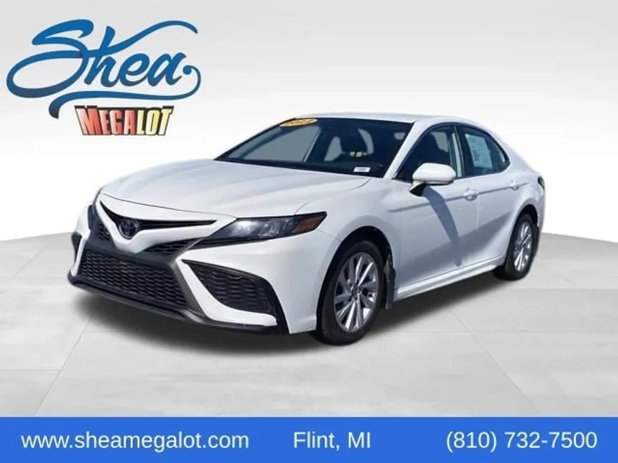 2022 Toyota Camry SE photo 1