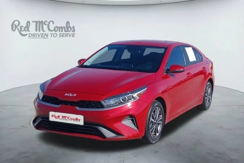 2023 Kia Forte LXS photo 1