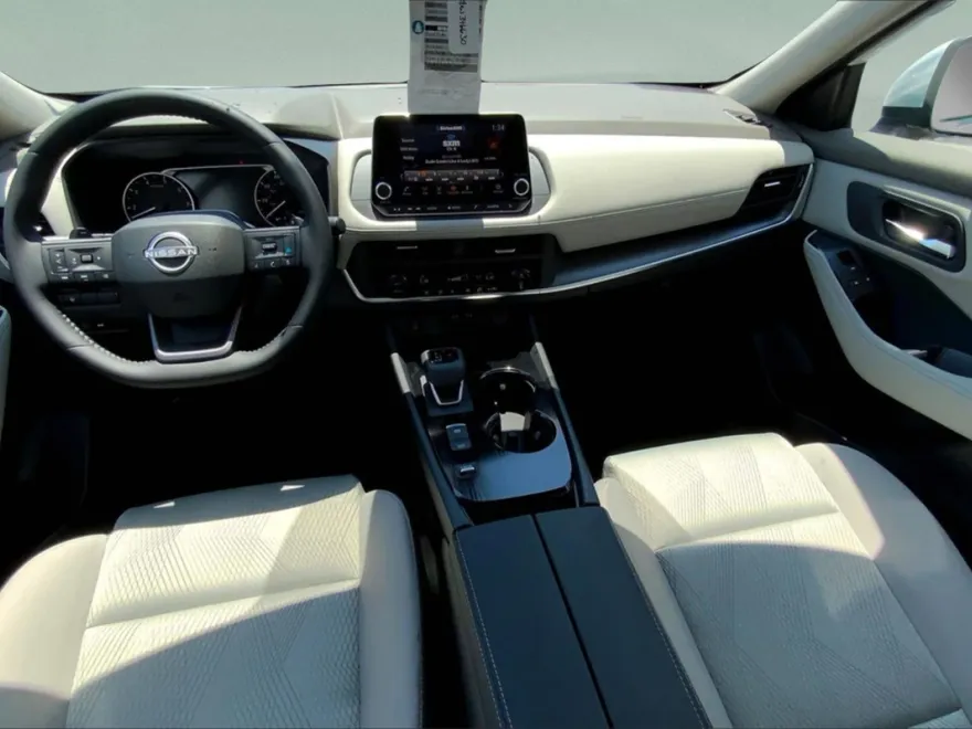 2025 Nissan Rogue SV photo 1