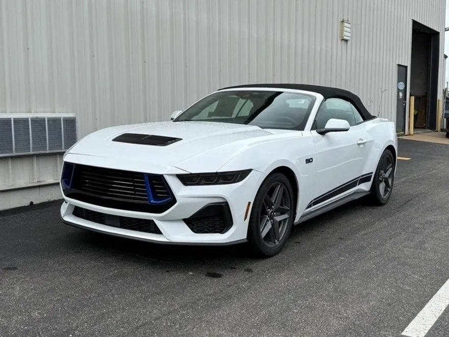 2025 Ford Mustang GT Premium Convertible photo 1