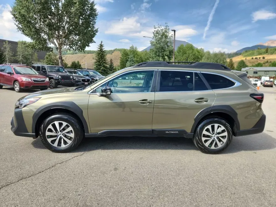 2025 Subaru Outback Premium photo 1
