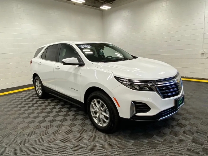 2024 Chevrolet Equinox LT photo 1