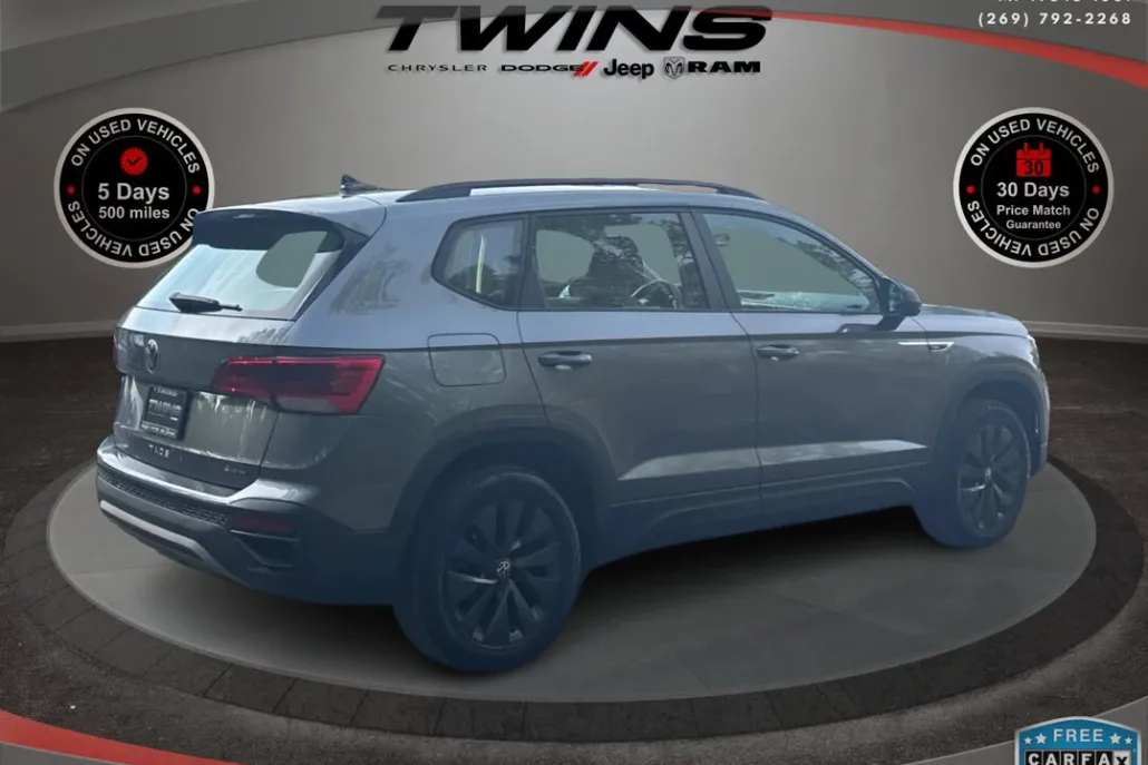 2022 Volkswagen Taos S photo 1