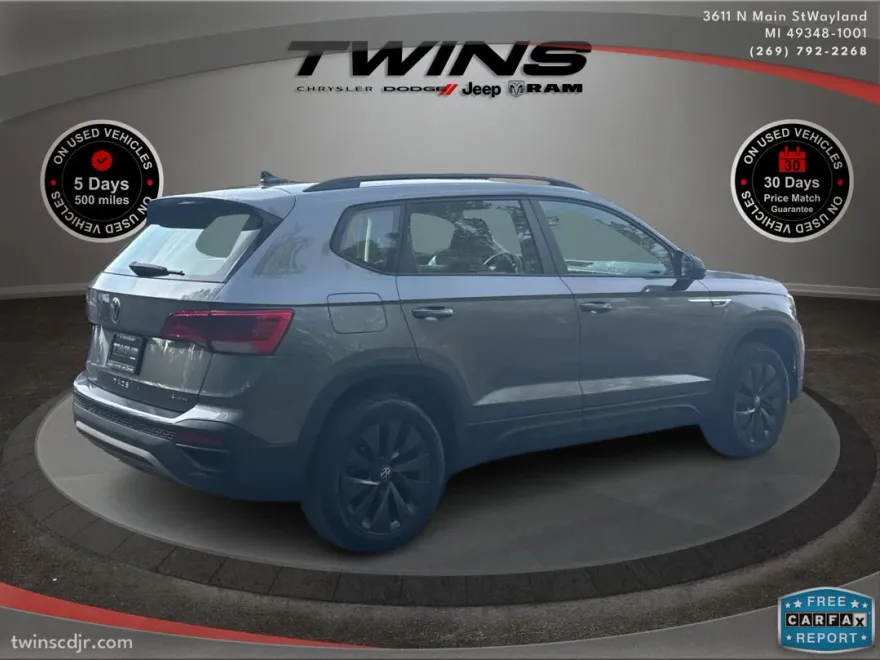 2022 Volkswagen Taos S photo 1