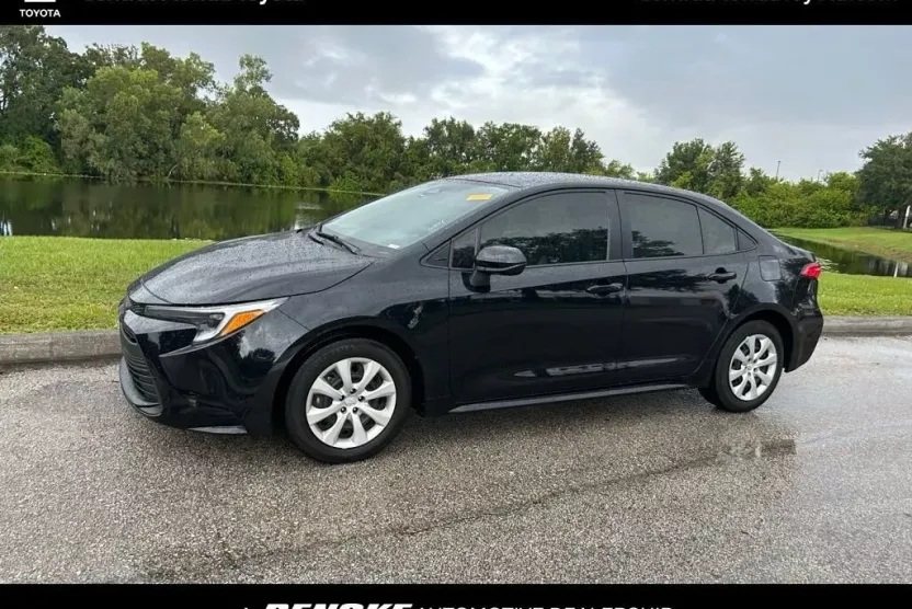 2024 Toyota Corolla Hybrid LE photo 1