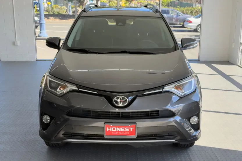 2017 Toyota RAV4 XLE Sport photo 1