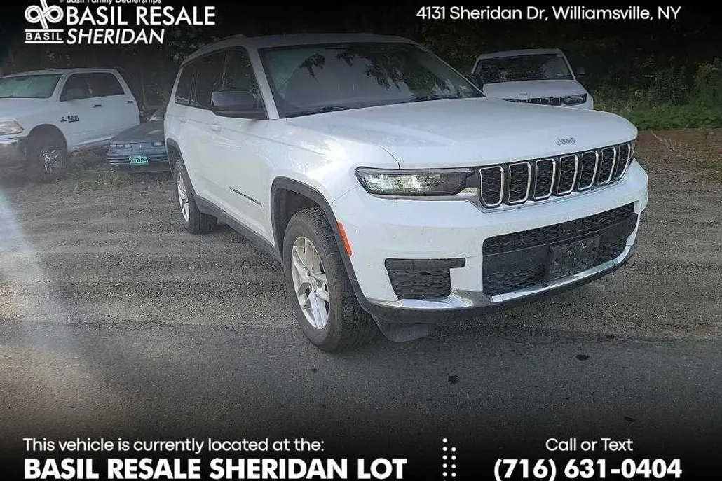 2022 Jeep Grand Cherokee Laredo photo 1