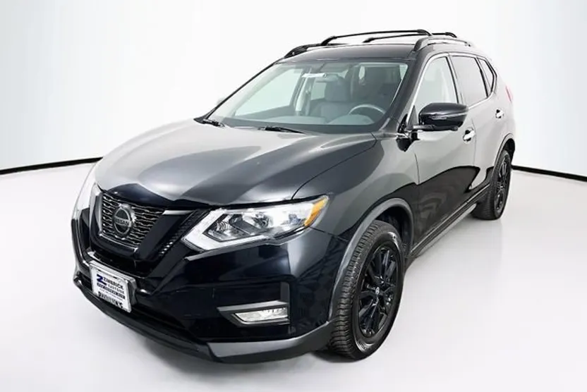 2018 Nissan Rogue SV photo 1