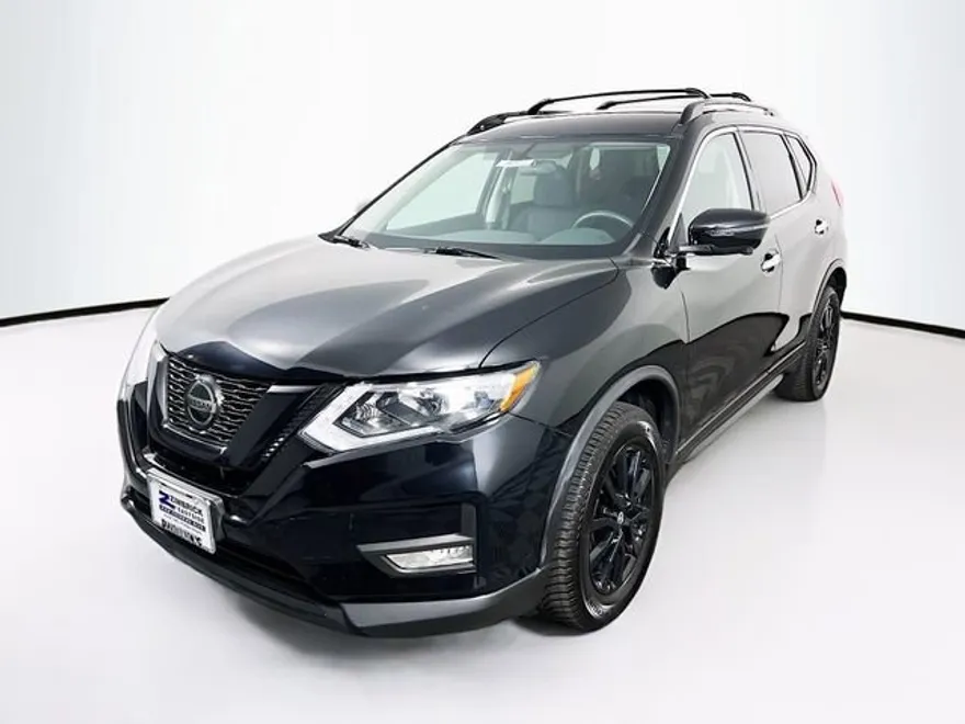 2018 Nissan Rogue SV photo 1