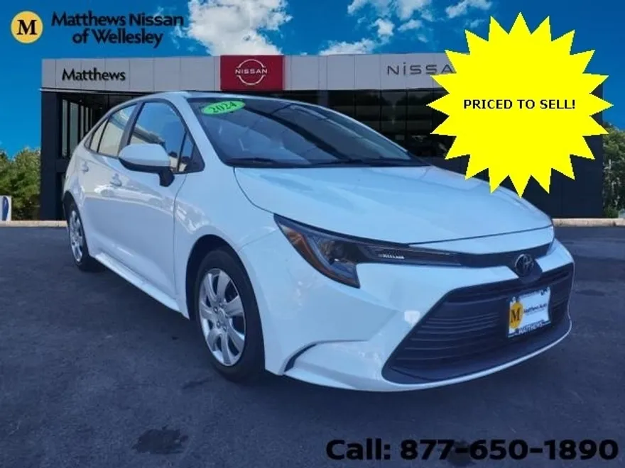 2024 Toyota Corolla LE photo 1