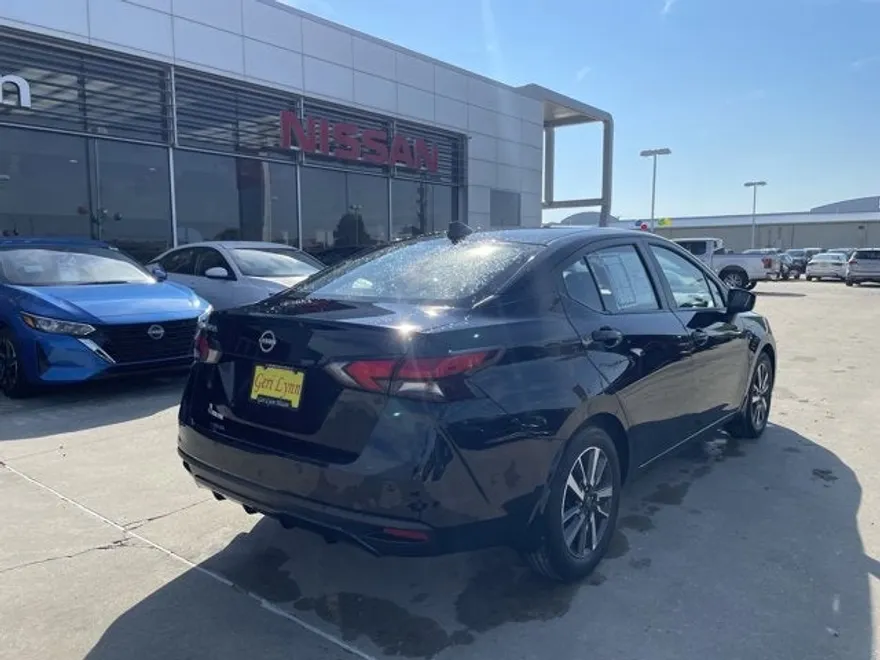 2025 Nissan Versa SV photo 1