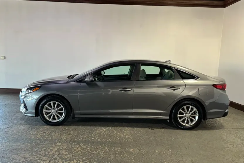2019 Hyundai Sonata SE photo 1