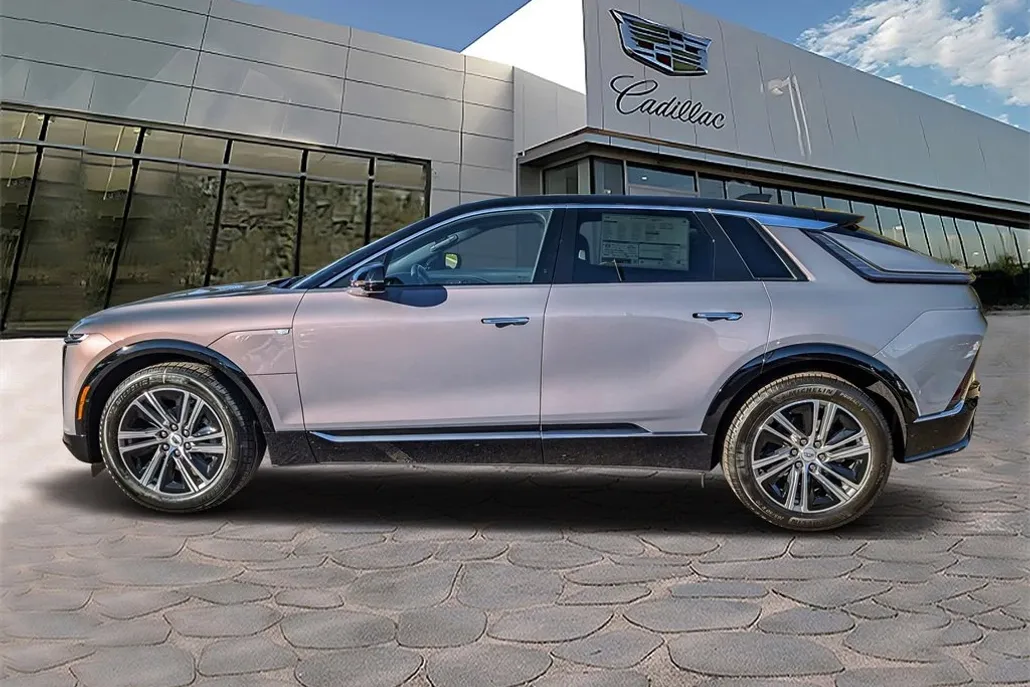 2026 Cadillac Lyriq Luxury photo 1