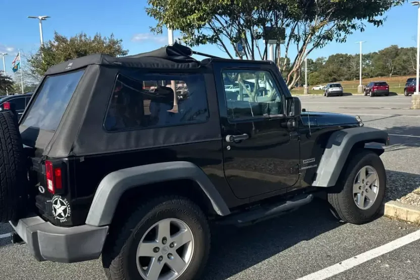 2016 Jeep Wrangler Sport photo 1