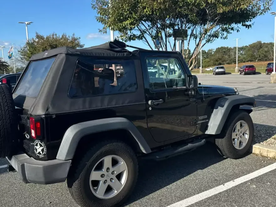 2016 Jeep Wrangler Sport photo 1