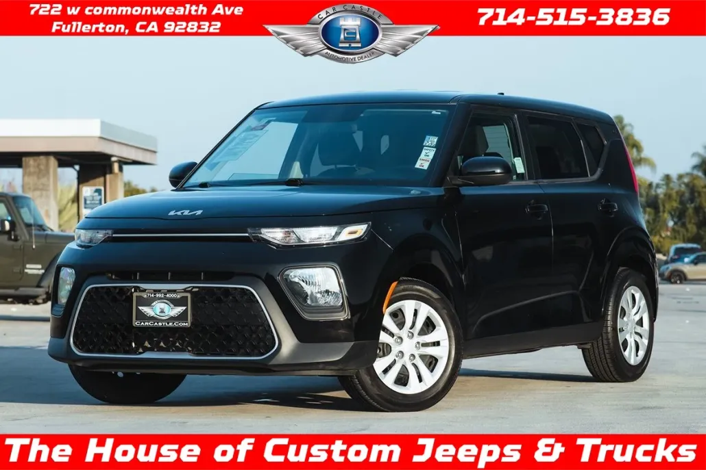 2022 Kia Soul LX photo 1