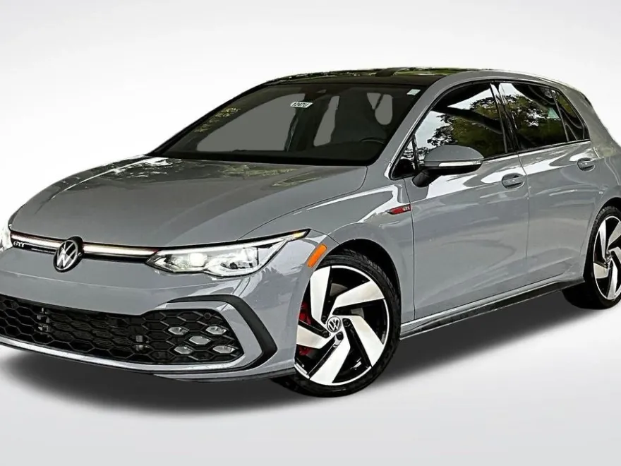 2023 Volkswagen Golf GTI SE photo 2