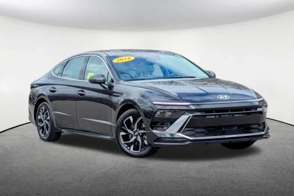 2024 Hyundai Sonata SEL photo 1