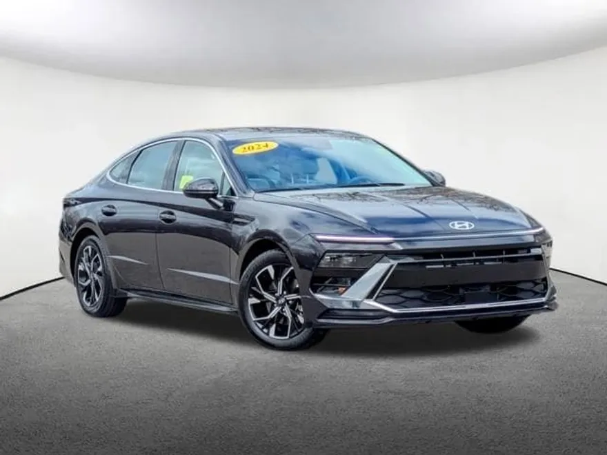 2024 Hyundai Sonata SEL photo 1