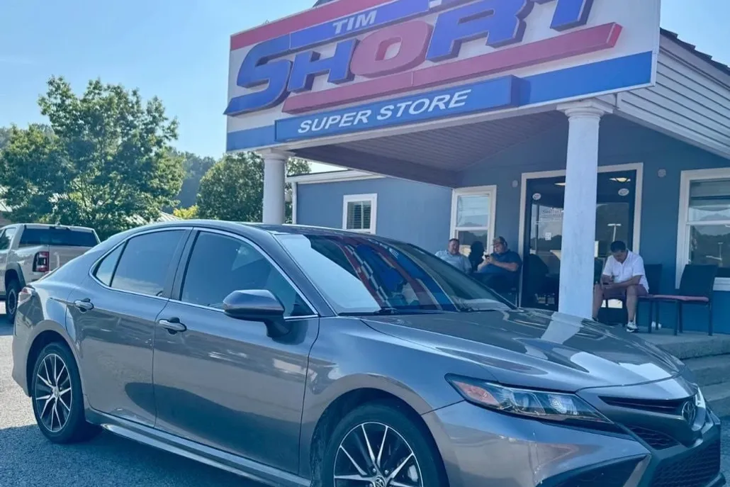 2021 Toyota Camry SE photo 1