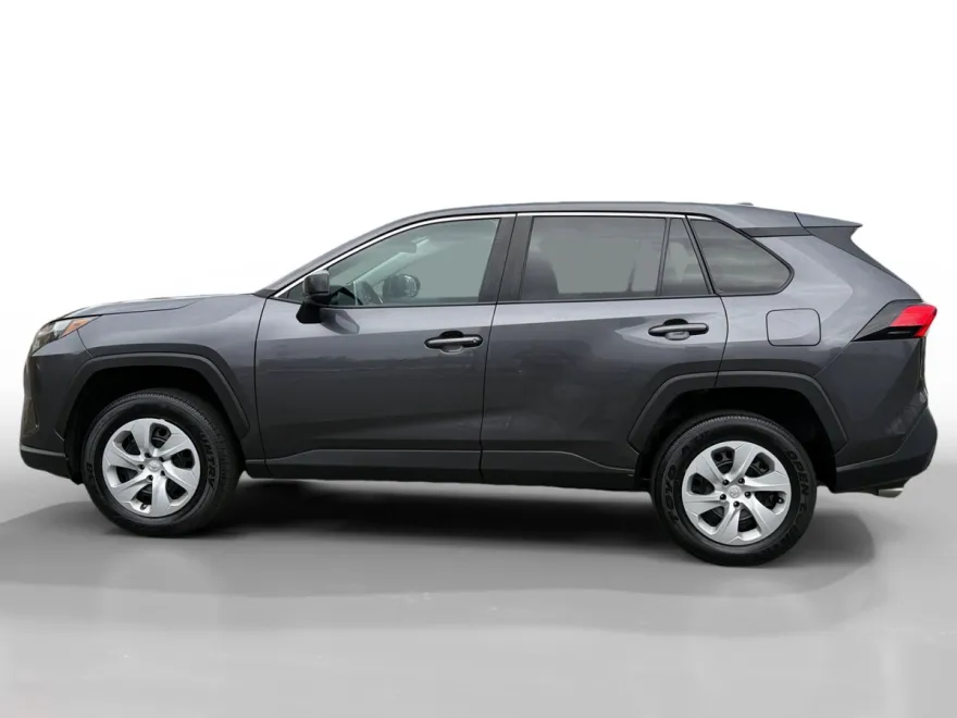 2024 Toyota RAV4 LE photo 1