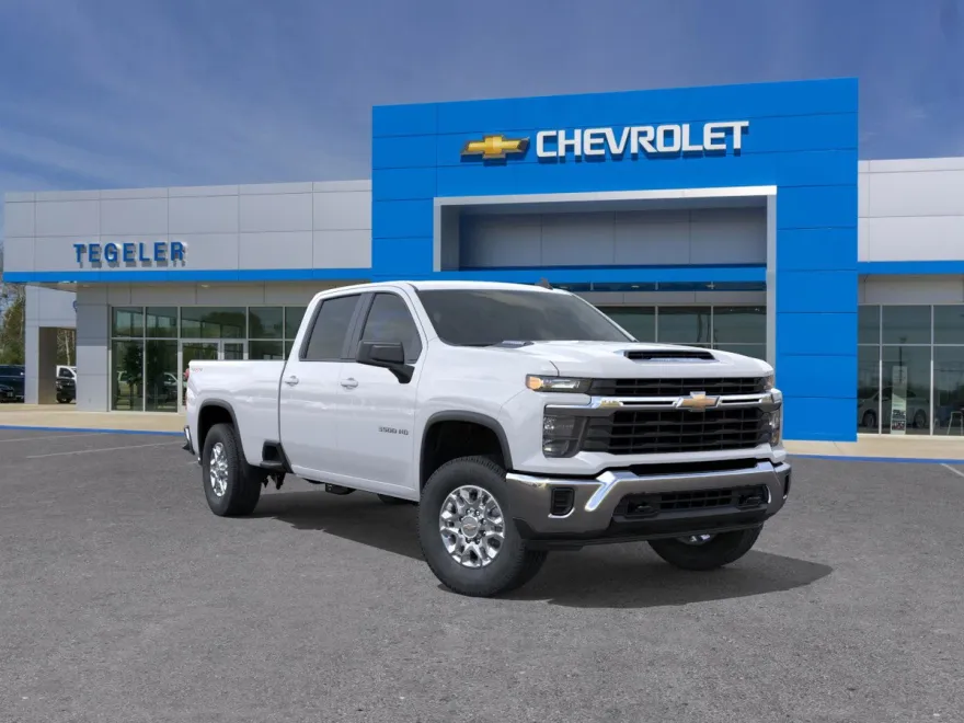 2026 Chevrolet Silverado 3500HD LT photo 1