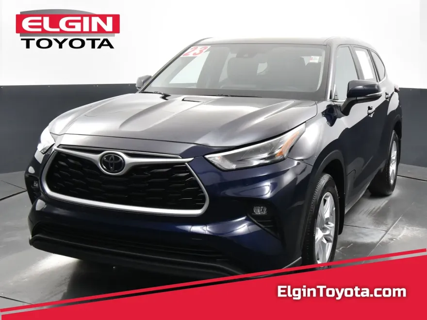 2023 Toyota Highlander LE photo 1