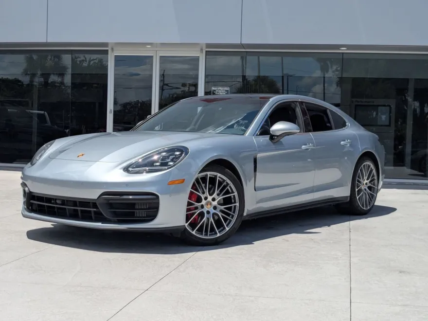 2022 Porsche Panamera 4S photo 1