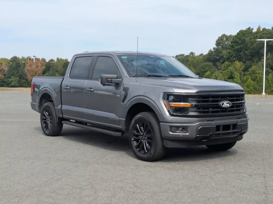 2025 Ford F-150 XLT photo 1