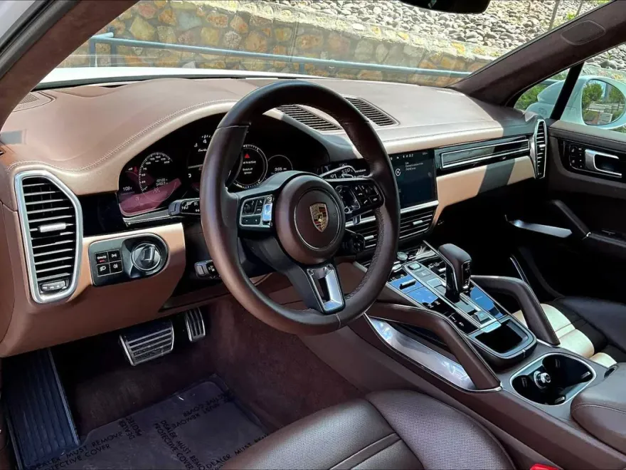 2020 Porsche Cayenne Turbo S E-Hybrid photo 1