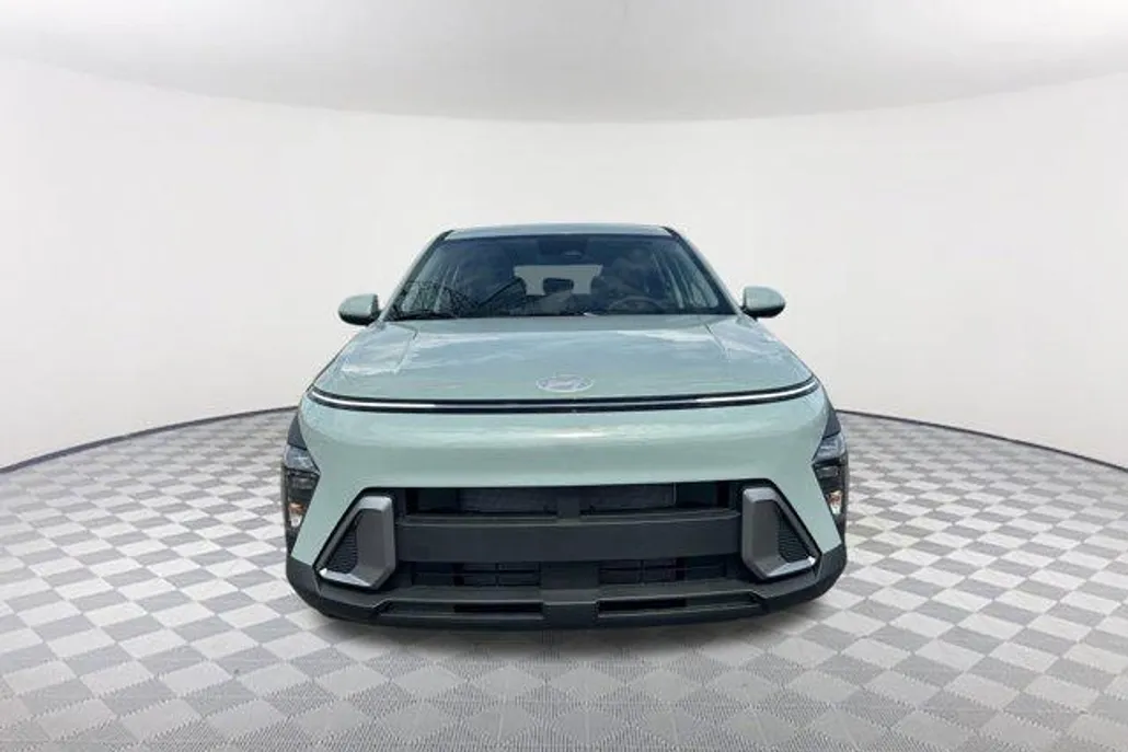 2026 Hyundai Kona SE photo 1