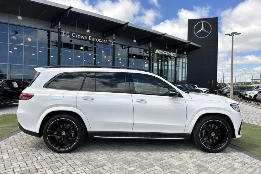 2026 Mercedes Benz GLS 580 4MATIC photo 1