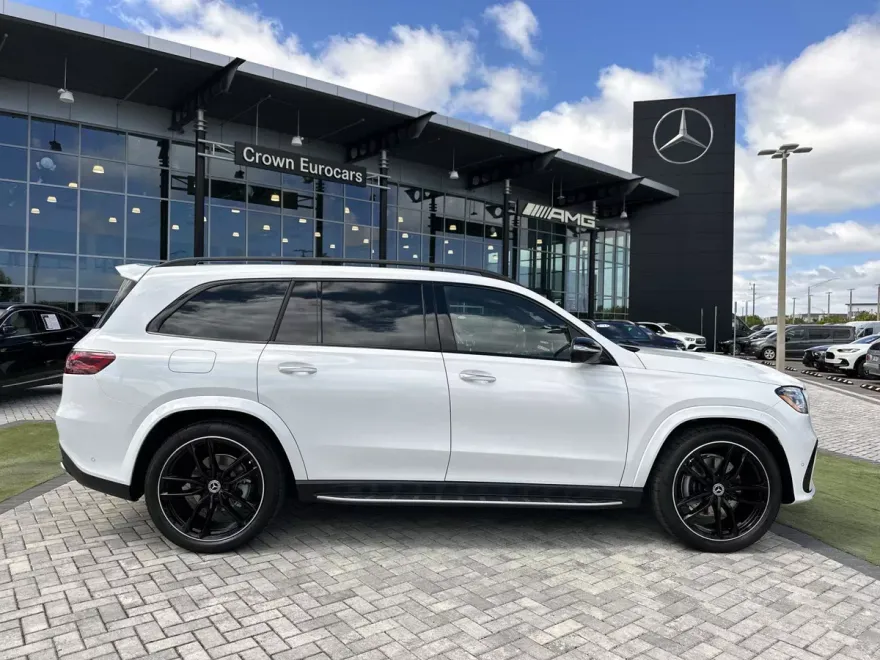 2026 Mercedes Benz GLS 580 4MATIC photo 1
