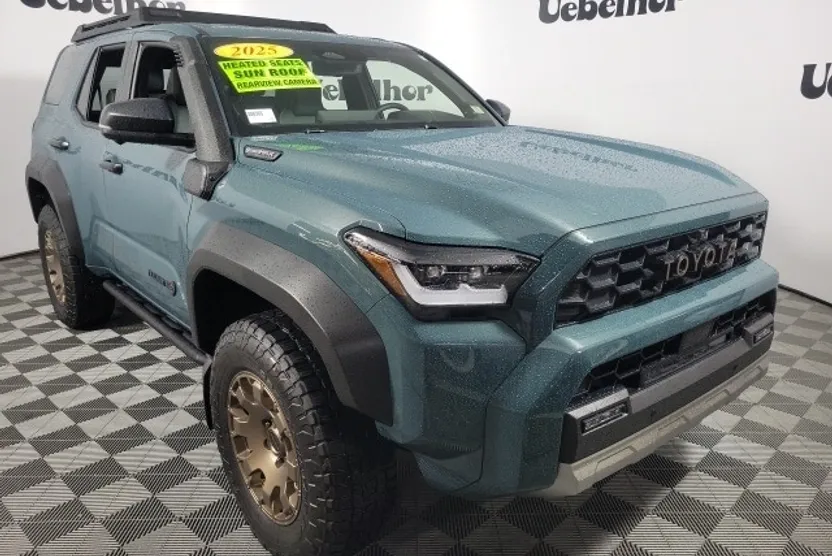 2025 Toyota 4Runner photo 1