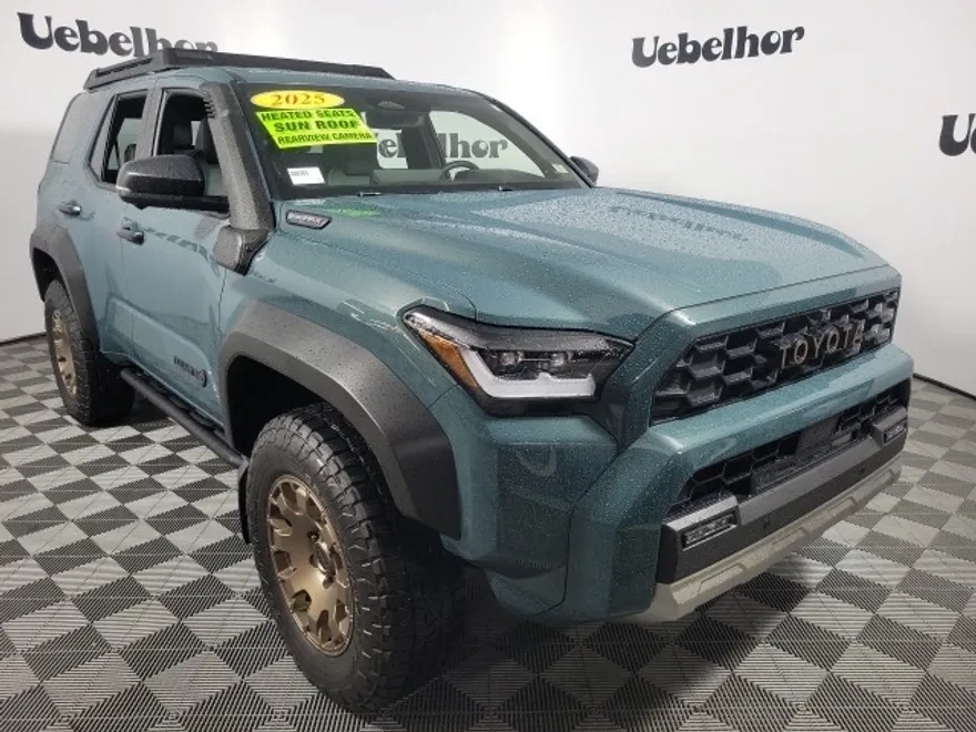 2025 Toyota 4Runner photo 1