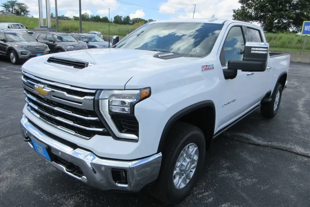 2025 Chevrolet Silverado 2500HD LTZ photo 1