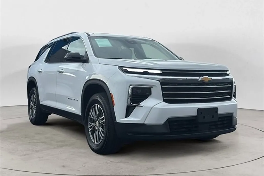 2025 Chevrolet Traverse photo 1