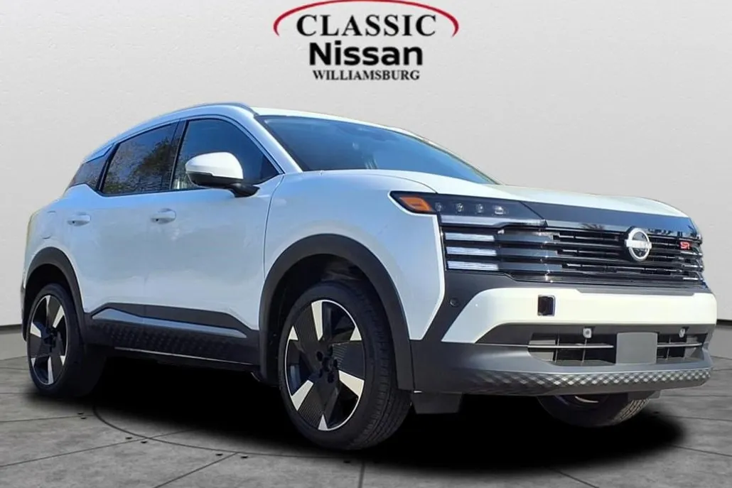 2025 Nissan Kicks SR photo 1