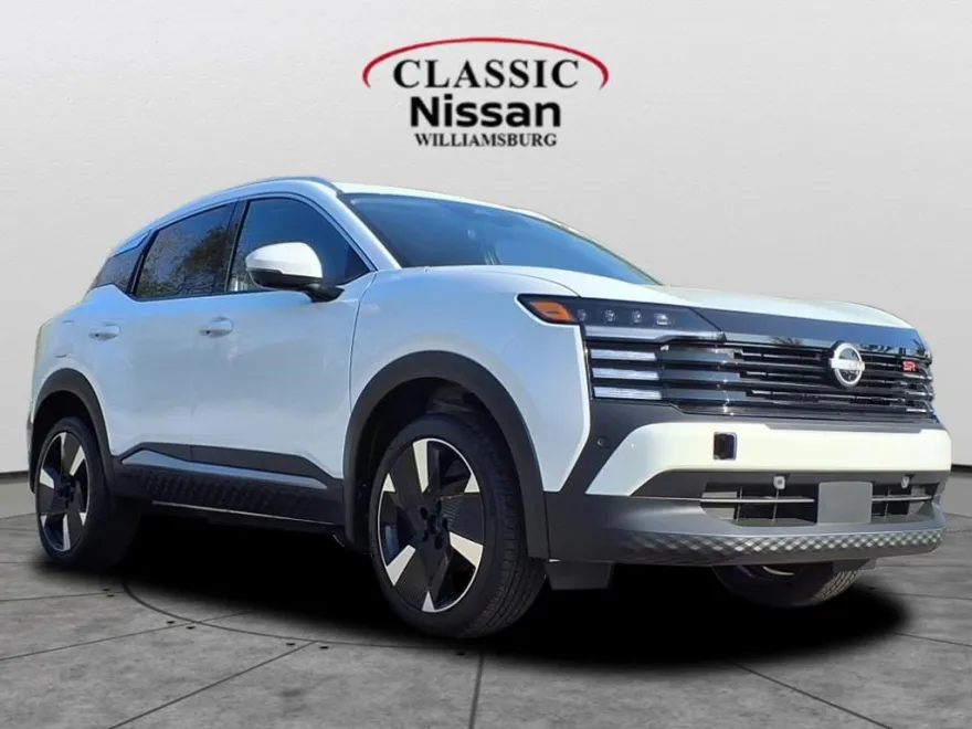 2025 Nissan Kicks SR photo 1