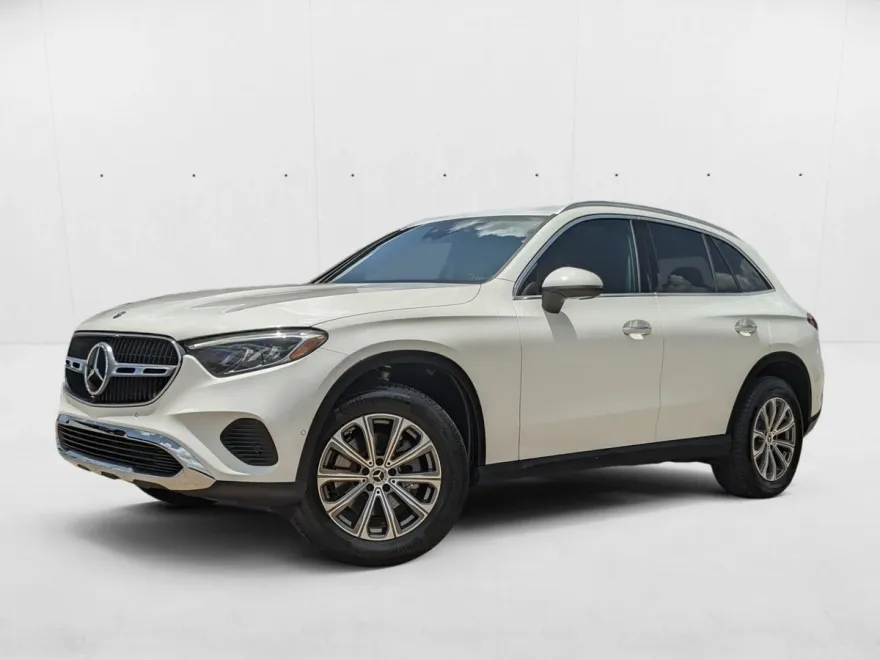 2024 Mercedes Benz GLC 300 photo 1