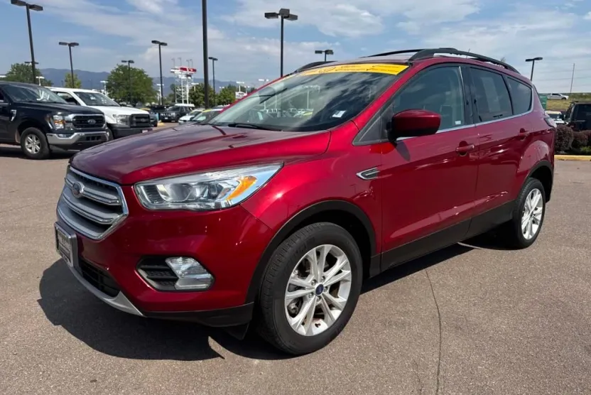 2018 Ford Escape SEL photo 1