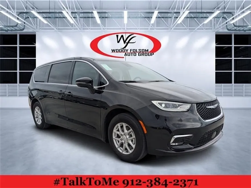 2025 Chrysler Pacifica photo 1