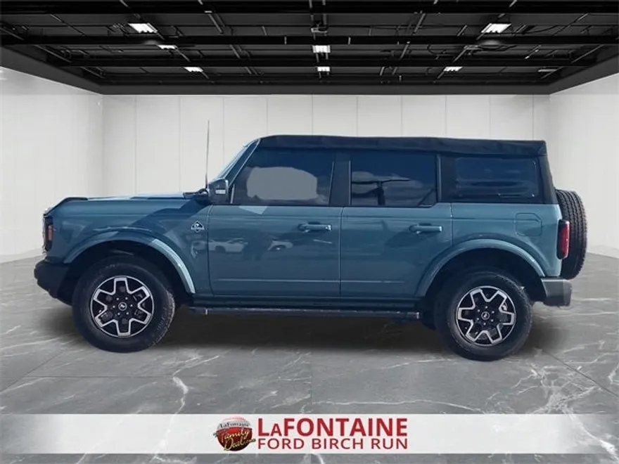 2022 Ford Bronco Outer Banks photo 1