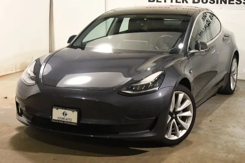 2020 Tesla Model 3 Long Range photo 1