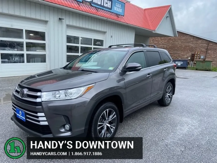 2018 Toyota Highlander LE Plus photo 1